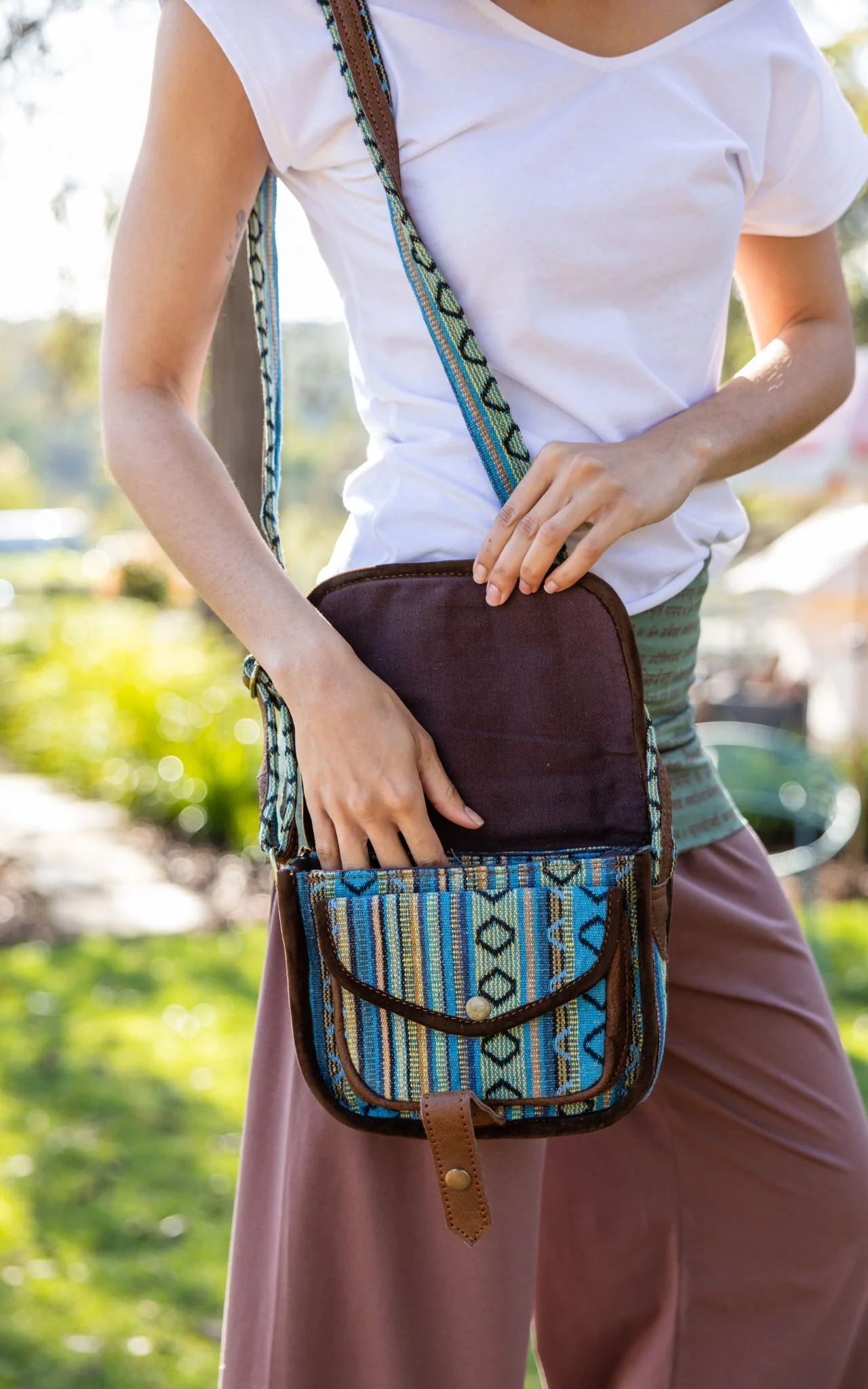 Buffalo Leather & Cotton Bag - Cassis - Image 4